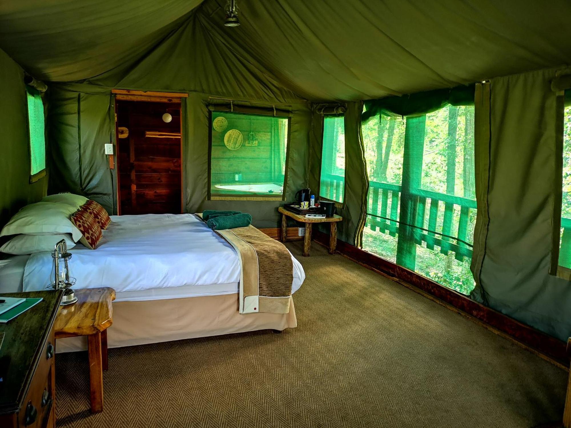 Fernhill Tented Treehouses Rheenendal Buitenkant foto